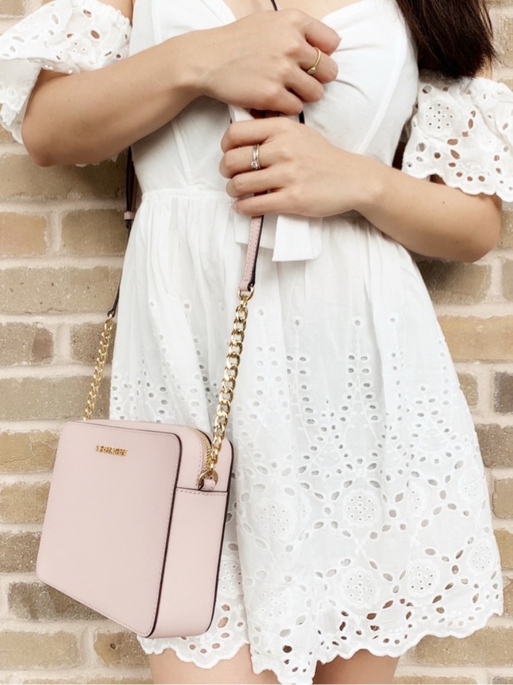 Michael Kors Blush Crossbody with Gold Chain - Picture 2 of 10